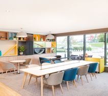 Holiday Inn London - Luton Airport Lobby
