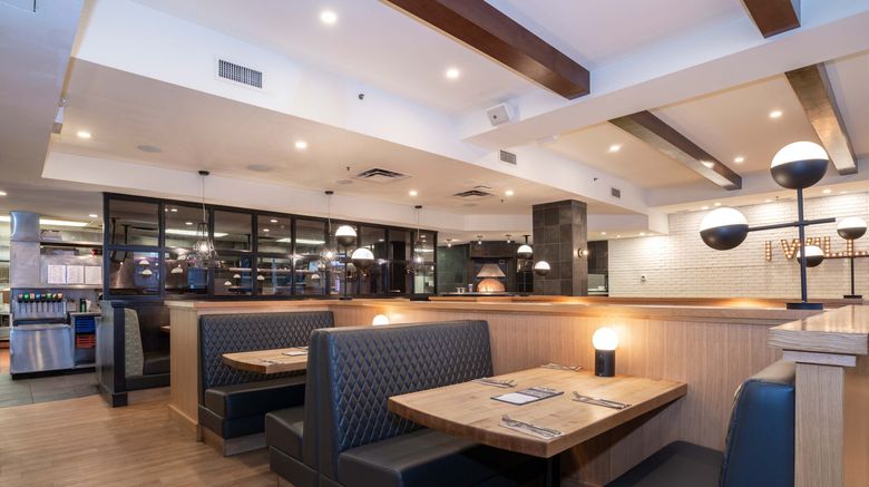 <b>Sandman Hotel Calgary City Centre Restaurant</b>. Images powered by <a href="https://www.leonardoworldwide.com/" title="Leonardo Worldwide" target="_blank">Leonardo</a>.