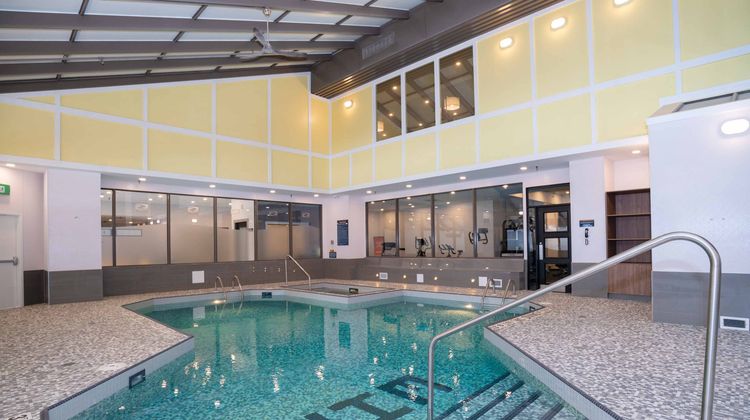Sandman Hotel Calgary City Centre Pool