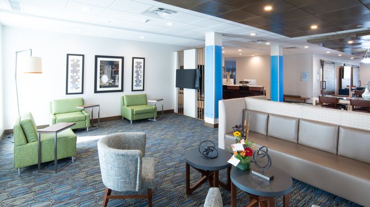 Holiday Inn Express & Stes N Battleford Lobby