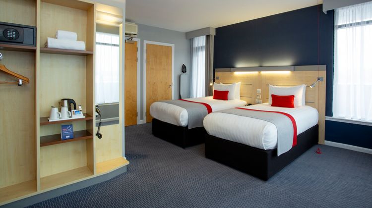 Holiday Inn Express Town Centre Room