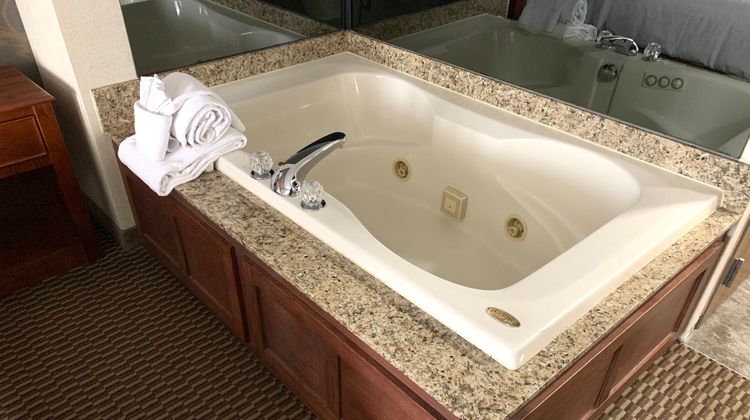 Holiday Inn Express Suite