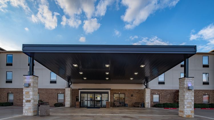 Holiday Inn Express & Suites N Waco Area Exterior