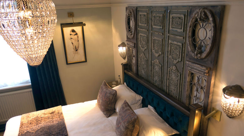 <b>Hardwick Hall Hotel Suite</b>. Images powered by <a href="https://www.leonardoworldwide.com/" title="Leonardo Worldwide" target="_blank">Leonardo</a>.