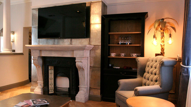 <b>Hardwick Hall Hotel Suite</b>. Images powered by <a href="https://www.leonardoworldwide.com/" title="Leonardo Worldwide" target="_blank">Leonardo</a>.