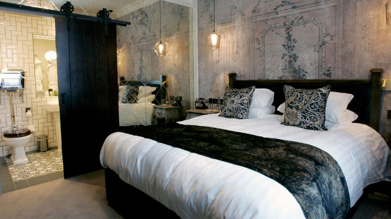 <b>Hardwick Hall Hotel Suite</b>. Images powered by <a href="https://www.leonardoworldwide.com/" title="Leonardo Worldwide" target="_blank">Leonardo</a>.