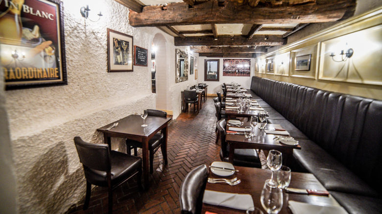<b>Hardwick Hall Hotel Restaurant</b>. Images powered by <a href="https://www.leonardoworldwide.com/" title="Leonardo Worldwide" target="_blank">Leonardo</a>.