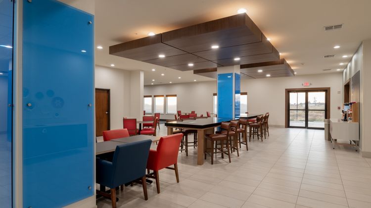 Holiday Inn Express & Suites N Waco Area Restaurant