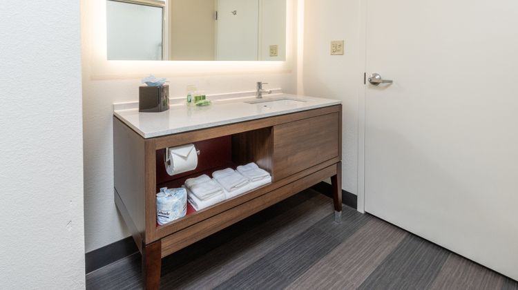 Holiday Inn & Suites Memphis - Wolfchase Room