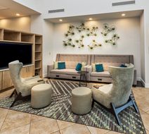 Holiday Inn & Suites Memphis - Wolfchase Lobby