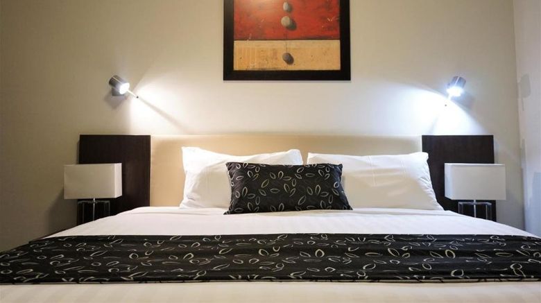<b>Charles Sturt Suites Room</b>. Images powered by <a href="https://www.leonardoworldwide.com/" title="Leonardo Worldwide" target="_blank">Leonardo</a>.