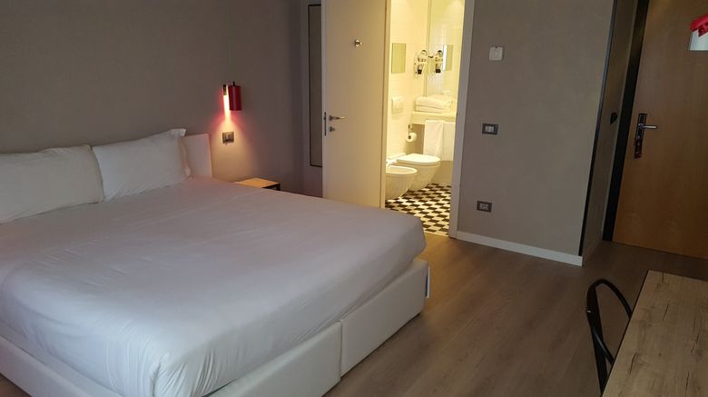 <b>Allegroitalia Espresso Darsena Milan Room</b>. Images powered by <a href="https://www.leonardoworldwide.com/" title="Leonardo Worldwide" target="_blank">Leonardo</a>.