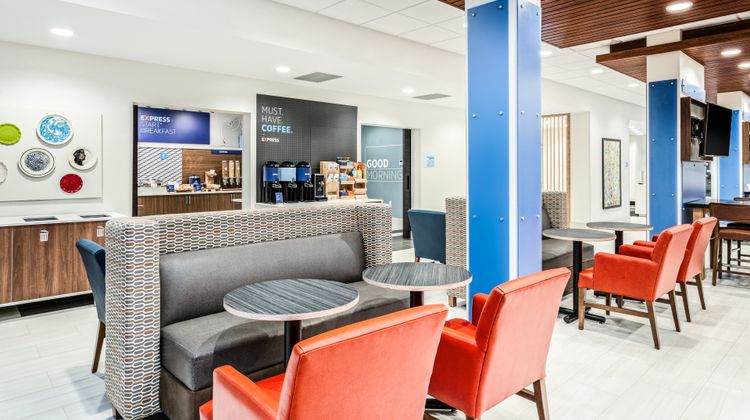 Holiday Inn Express & Suites Eglin Area Restaurant