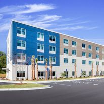 Holiday Inn Express & Suites Eglin Area