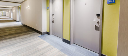 Holiday Inn Express/Stes West Edmonton Lobby