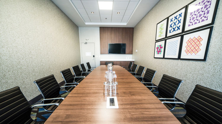 Holiday Inn Express/Stes West Edmonton Meeting