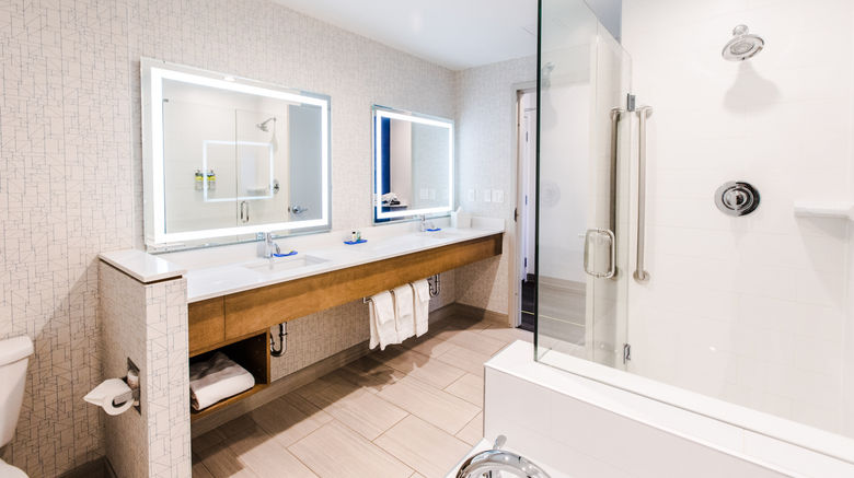 <b>Holiday Inn Express/Stes West Edmonton Room</b>. Images powered by <a href="https://www.leonardoworldwide.com/" title="Leonardo Worldwide" target="_blank">Leonardo</a>.