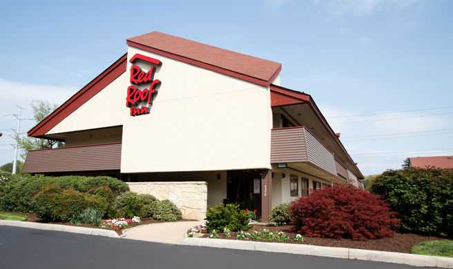 Red Roof Inn Parkersburg Exterior