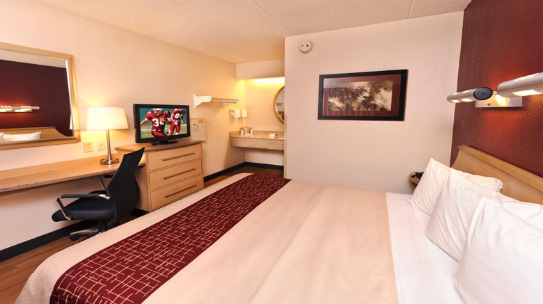 <b>Red Roof Inn Parkersburg Room</b>. Images powered by <a href="https://www.leonardoworldwide.com/" title="Leonardo Worldwide" target="_blank">Leonardo</a>.