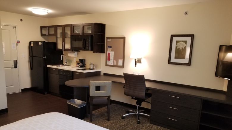 <b>Candlewood Suites Davenport Room</b>. Images powered by <a href="https://www.leonardoworldwide.com/" title="Leonardo Worldwide" target="_blank">Leonardo</a>.