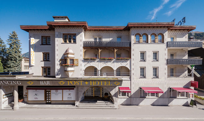 Morosani Posthotel Exterior