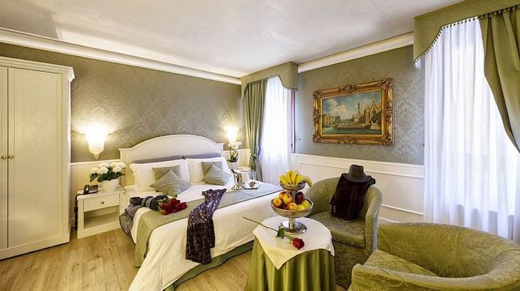 Duodo Palace Hotel Room