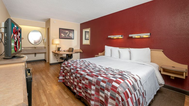 <b>Red Roof Inn Louisville Expo Airport Room</b>. Images powered by <a href="https://www.leonardoworldwide.com/" title="Leonardo Worldwide" target="_blank">Leonardo</a>.