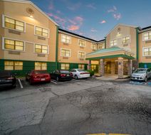HomeTowne Studios St Louis Airport/ N Exterior