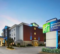 Holiday Inn Express Hotel & Suites Exterior