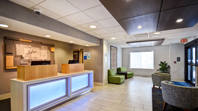 Holiday Inn Express Lobby