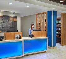 Holiday Inn Express Hotel & Suites Lobby
