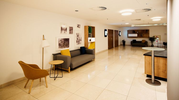 Holiday Inn Lodz Exterior