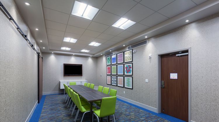 Holiday Inn Express & Suites Tulsa South Meeting