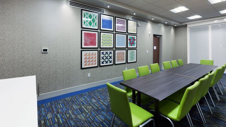Holiday Inn Express & Suites Tulsa South Meeting