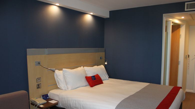 <b>Holiday Inn Express Cardiff Airport Room</b>. Images powered by <a href="https://www.leonardoworldwide.com/" title="Leonardo Worldwide" target="_blank">Leonardo</a>.