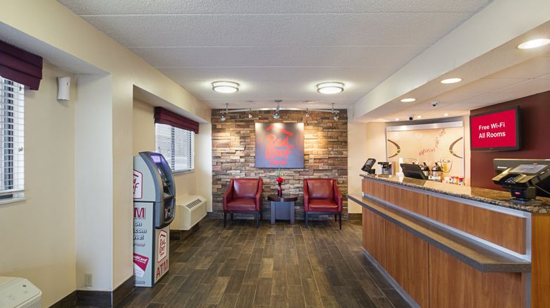 <b>Red Roof Inn Madison, WI Lobby</b>. Images powered by <a href="https://www.leonardoworldwide.com/" title="Leonardo Worldwide" target="_blank">Leonardo</a>.