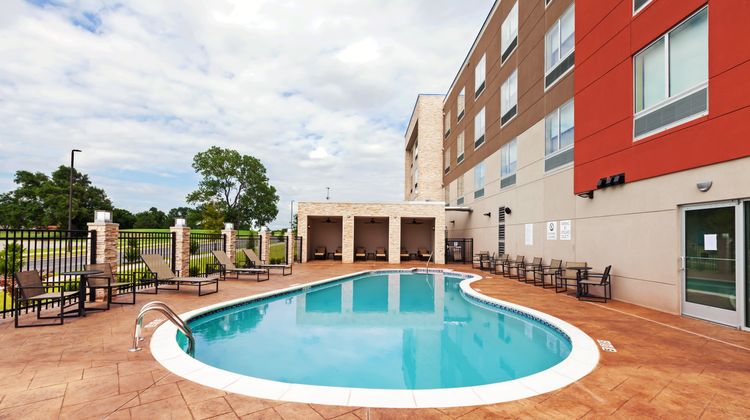 Holiday Inn Express & Suites Tulsa South Pool