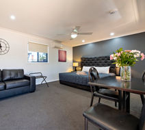 Matilda Motor Inn Room