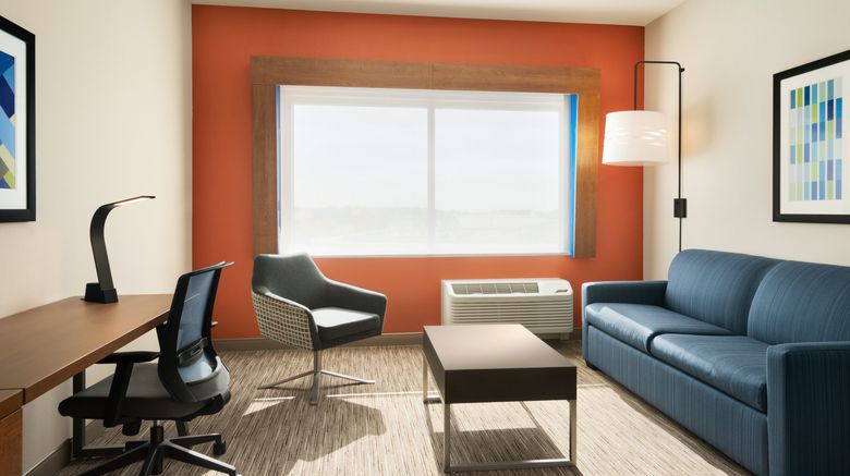 <b>Holiday Inn Express & Suites Beaver Dam Suite</b>. Images powered by <a href="https://www.leonardoworldwide.com/" title="Leonardo Worldwide" target="_blank">Leonardo</a>.