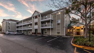 HomeTowne Studios Orlando - Casselberry