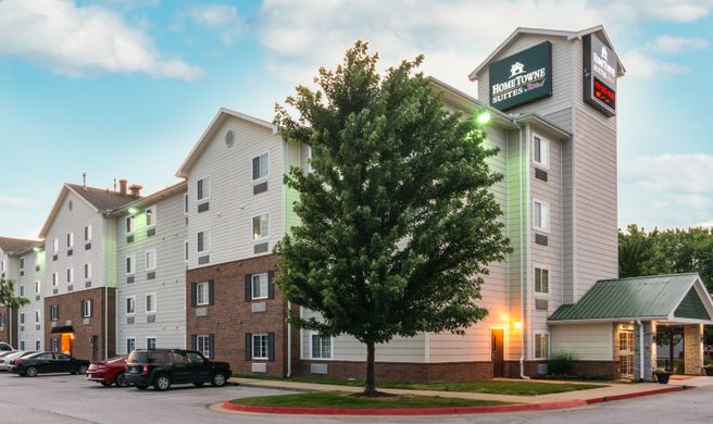 HomeTowne Studios & Suites Bentonville Exterior