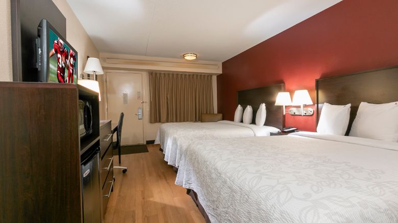 <b>Red Roof Plus Chicago - Willowbrook Room</b>. Images powered by <a href="https://www.leonardoworldwide.com/" title="Leonardo Worldwide" target="_blank">Leonardo</a>.