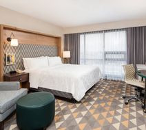 Holiday Inn Toronto Airport Hotel Room