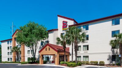 Red Roof PLUS+ Gainesville