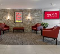 Red Roof PLUS+ Boston-Mansfield/ Foxboro Lobby