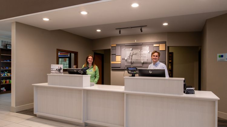 Holiday Inn Express & Suites Gunnison Lobby