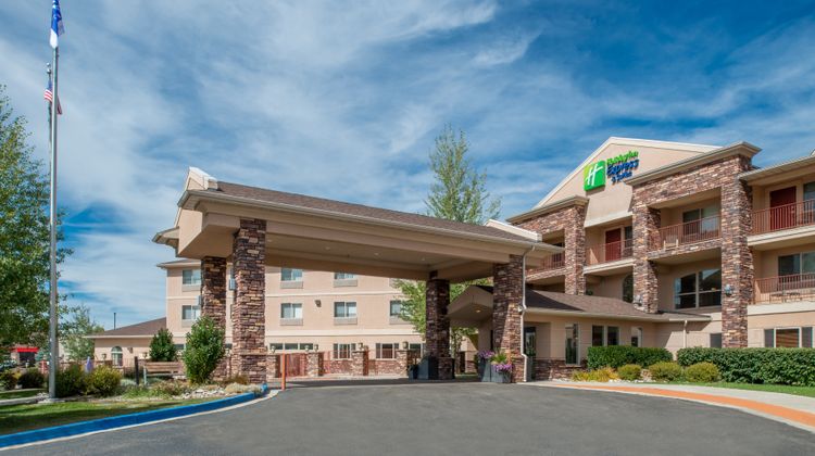 Holiday Inn Express & Suites Gunnison Exterior