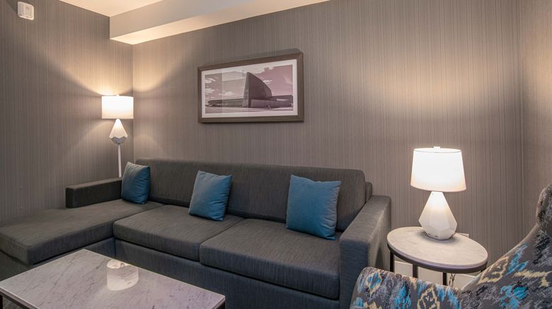 <b>Sandman Signature Ottawa Airport Hotel Suite</b>. Images powered by <a href="https://www.leonardoworldwide.com/" title="Leonardo Worldwide" target="_blank">Leonardo</a>.