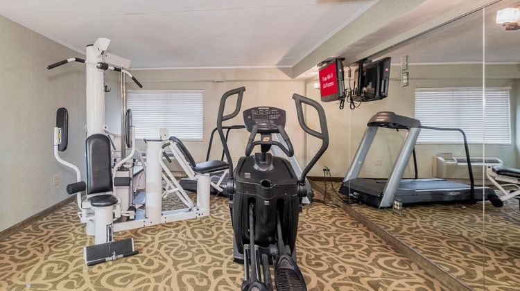 Red Roof Inn & Suites Mt Holly - McGuire Recreation
