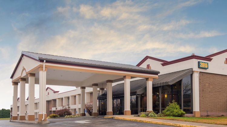 Red Roof Inn & Suites Mt Holly - McGuire Exterior